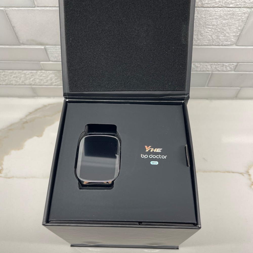 YHE Smart Watch by the Blood Pressure Doctor. Size M. Color Silver. Brand New